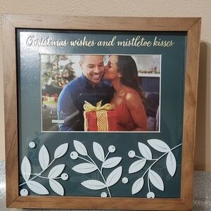 Christmas Wishes and Misletoe Kisses 4in x 6in Frame